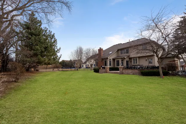 $695,000 | 527 Ridgelawn Trail, Batavia, IL 60510