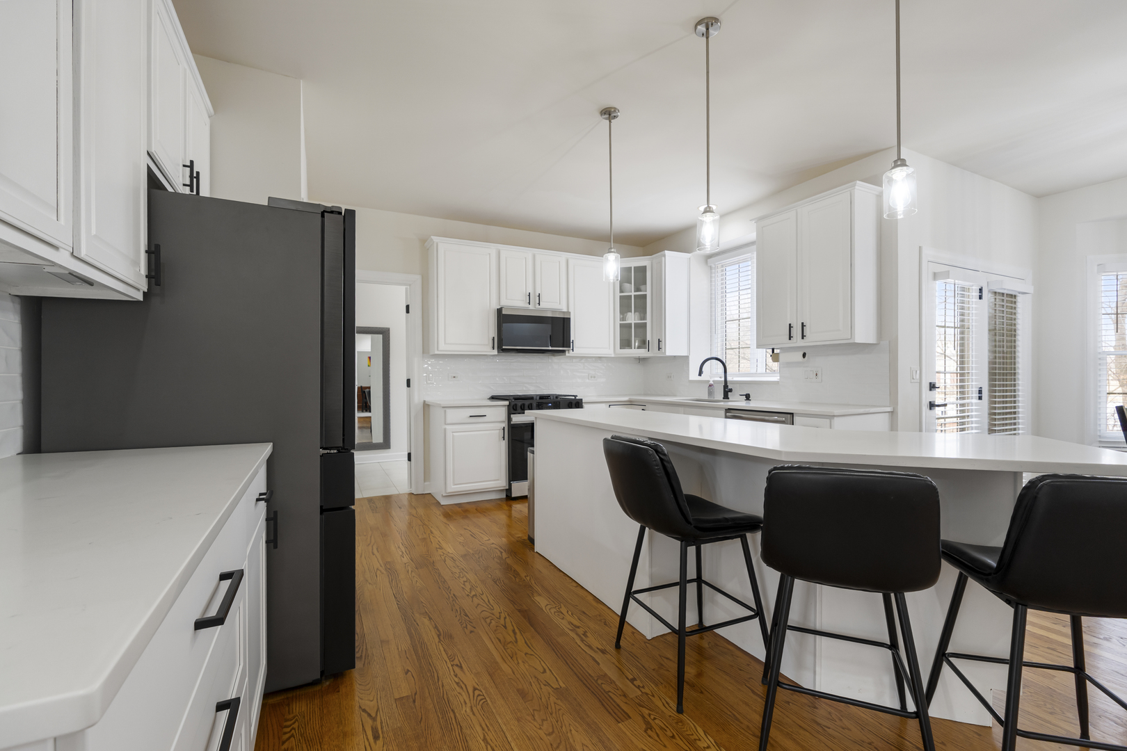 527 Ridgelawn Trail Batavia, IL 60510 - Photo 4 of 36