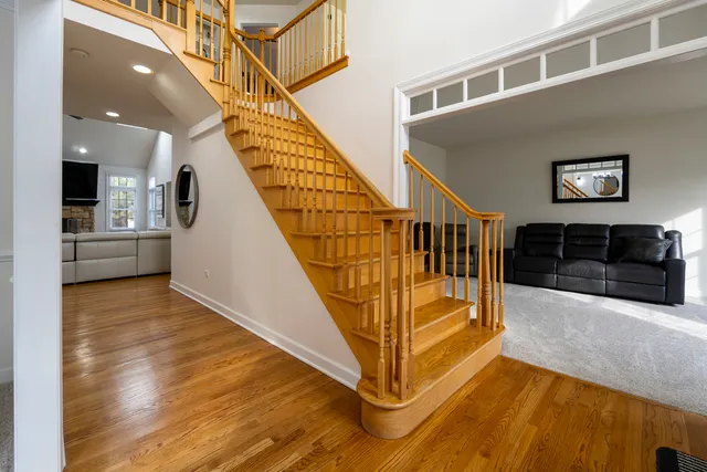 $695,000 | 527 Ridgelawn Trail, Batavia, IL 60510