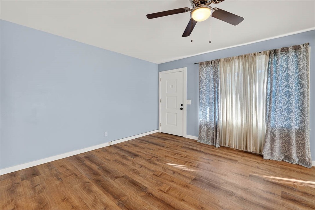 2329 Reynolds Street Brunswick, GA 31520 - Photo 5 of 37