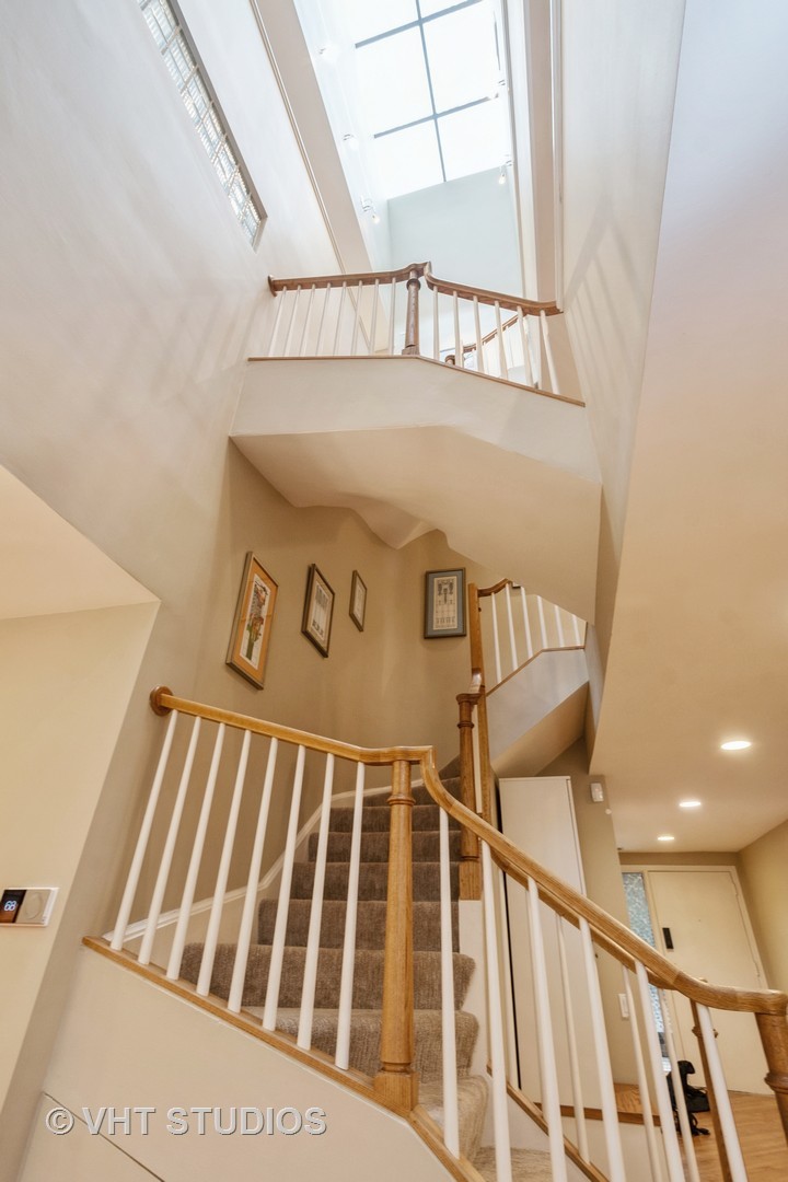 1000 North State Street, Unit 13 Chicago, IL 60610 - Photo 11 of 45 a view of stairs