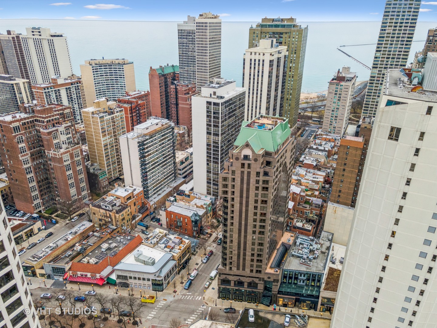 1000 North State Street, Unit 13 Chicago, IL 60610 - Photo 38 of 45 a city view with tall buildings