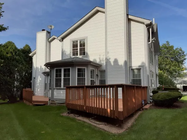 $3,300 | 950 Sweetflower Drive, Hoffman Estates, IL 60169
