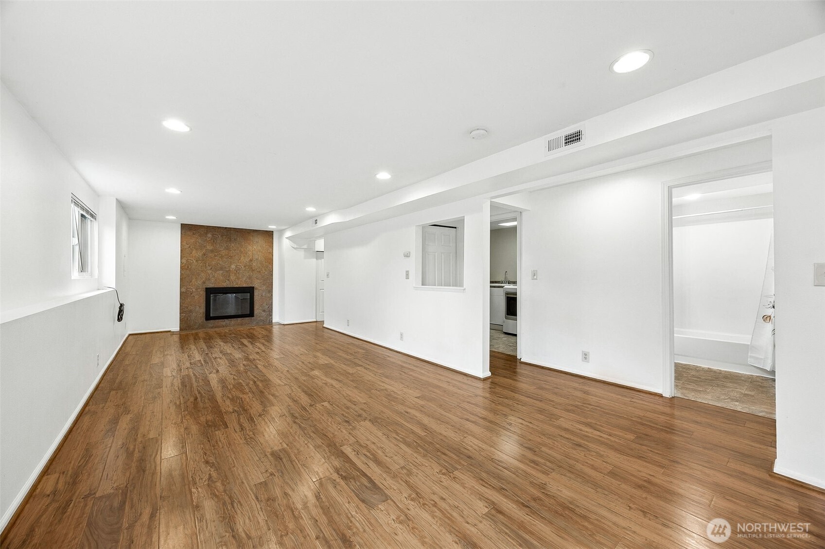 1300 Southwest 125th Place Seattle, WA 98146 - Photo 20 of 31