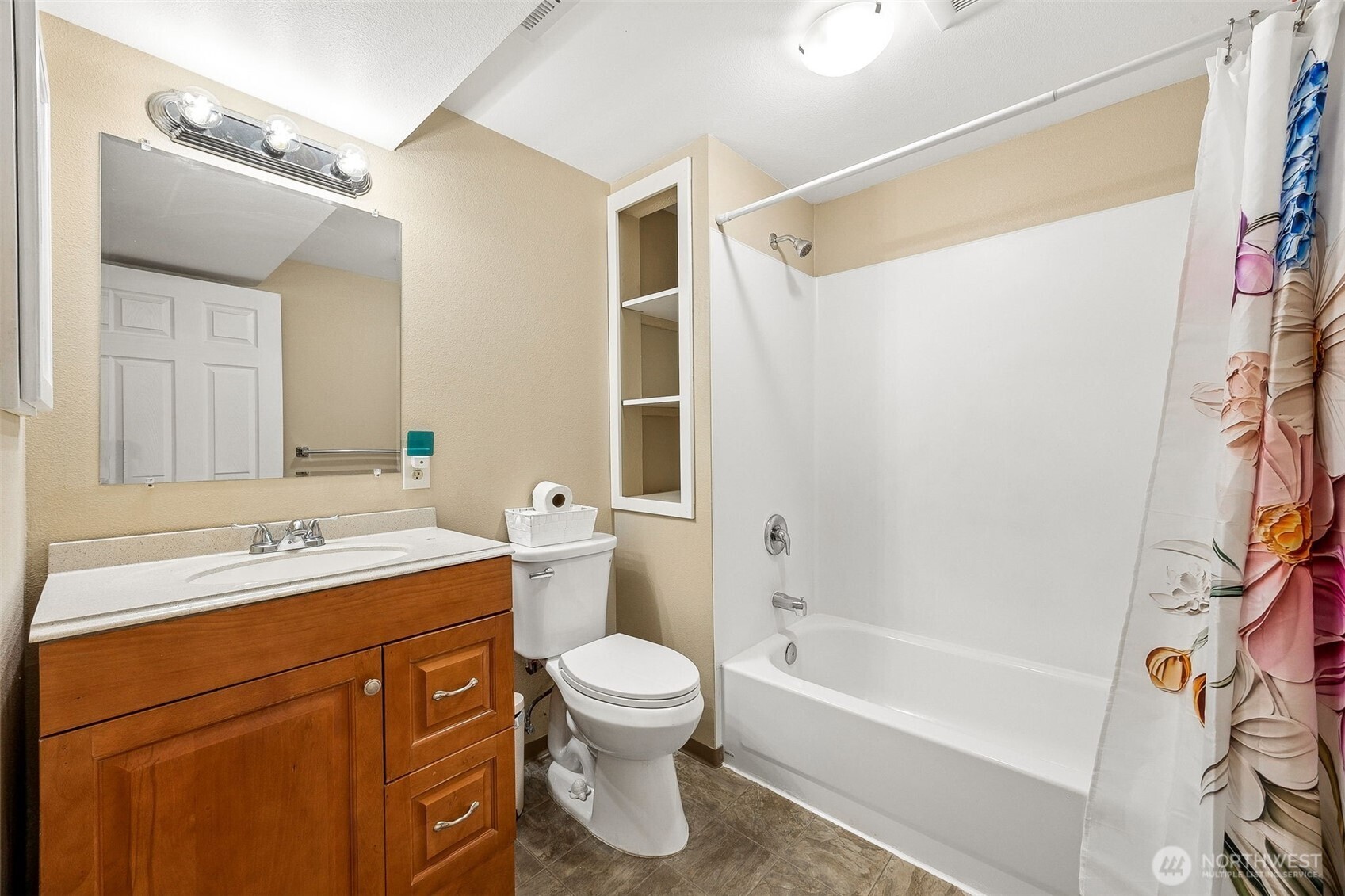 1300 Southwest 125th Place Seattle, WA 98146 - Photo 22 of 31