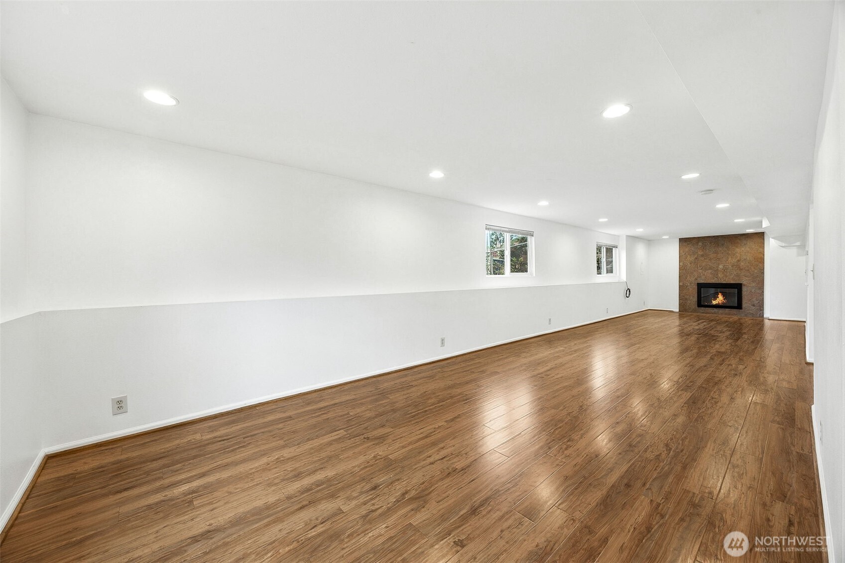 1300 Southwest 125th Place Seattle, WA 98146 - Photo 25 of 31