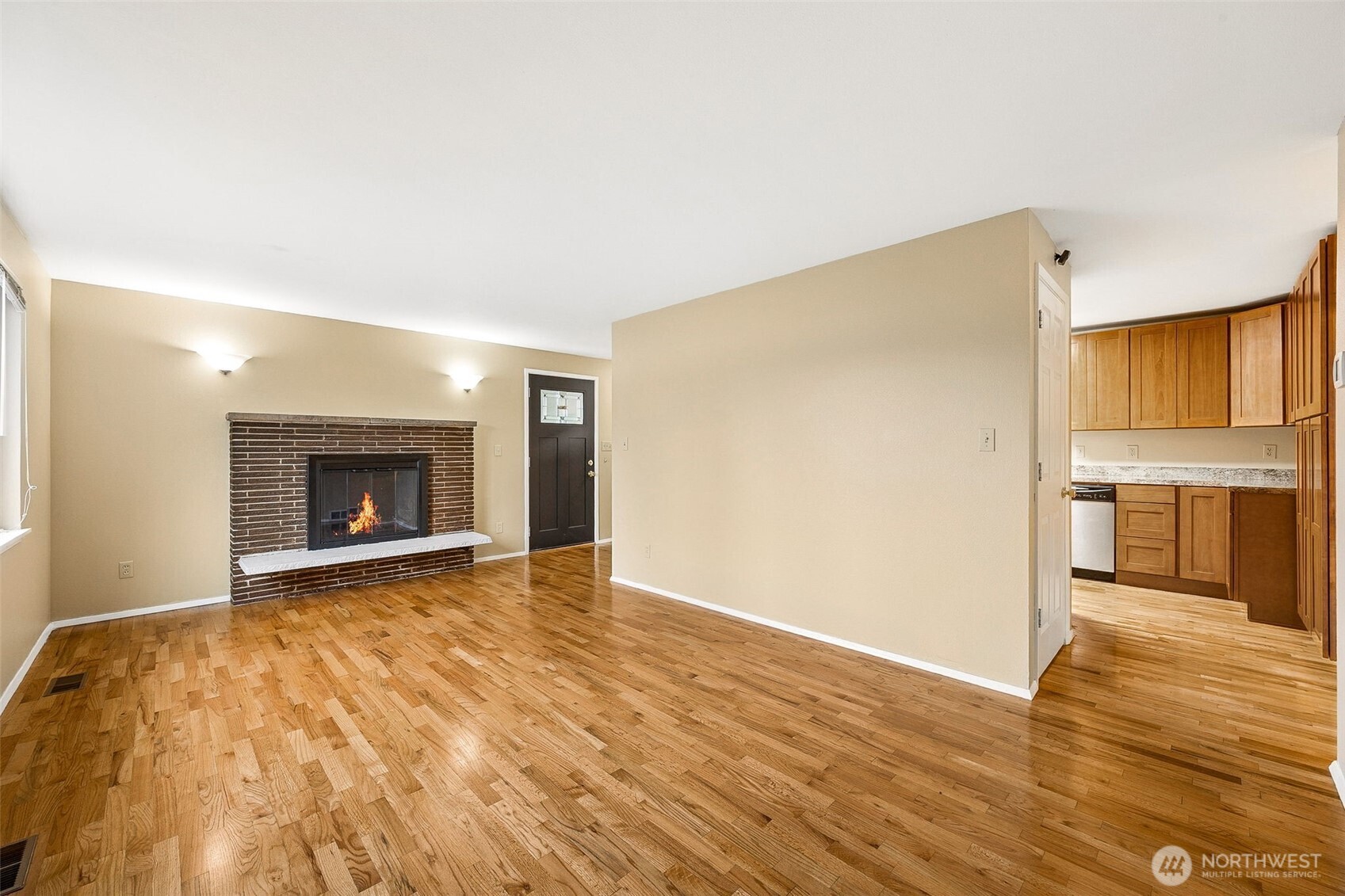 1300 Southwest 125th Place Seattle, WA 98146 - Photo 4 of 31