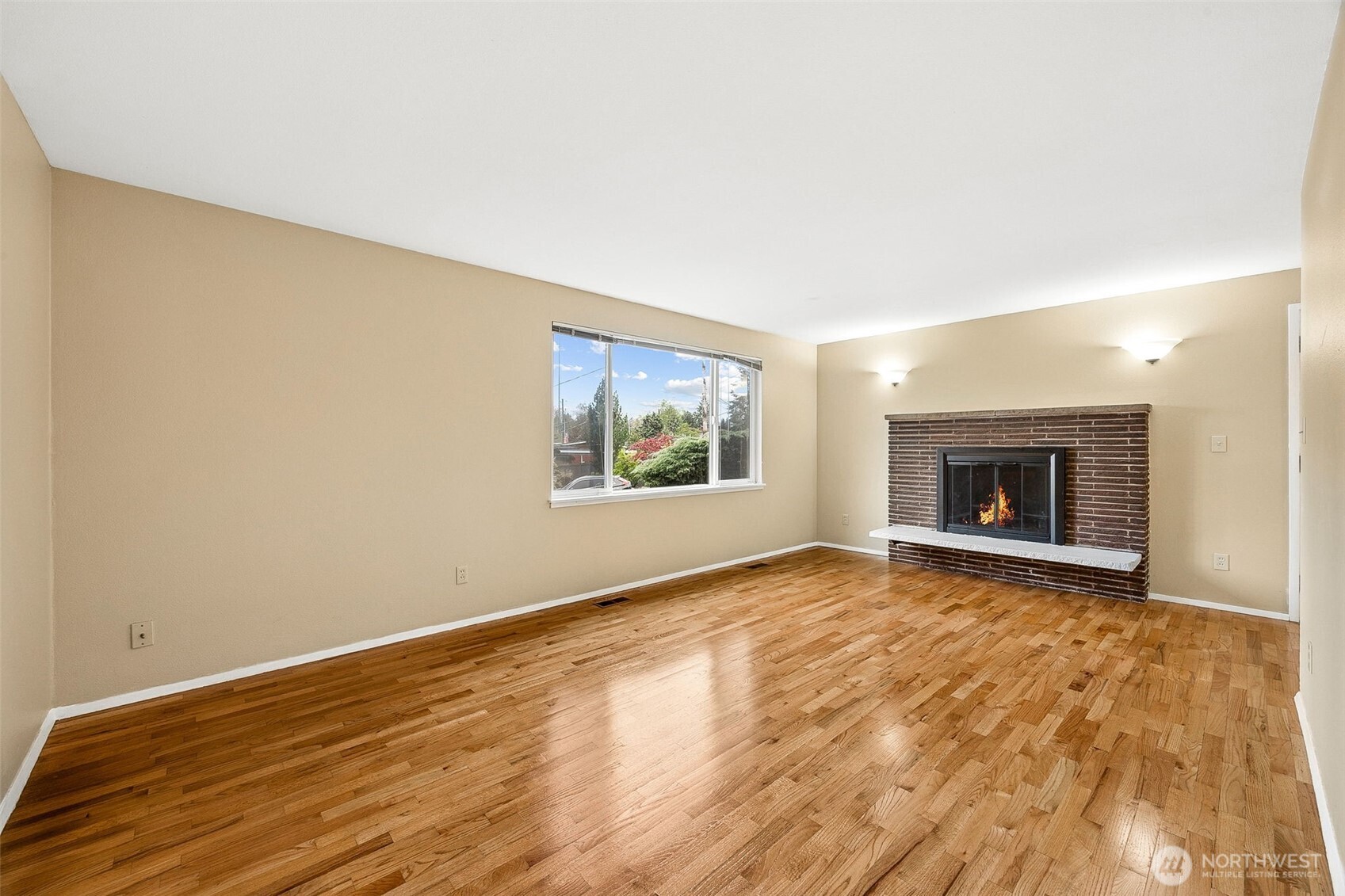 1300 Southwest 125th Place Seattle, WA 98146 - Photo 5 of 31