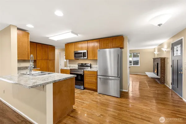 $710,000 | 1300 Southwest 125th Place, Seattle, WA 98146