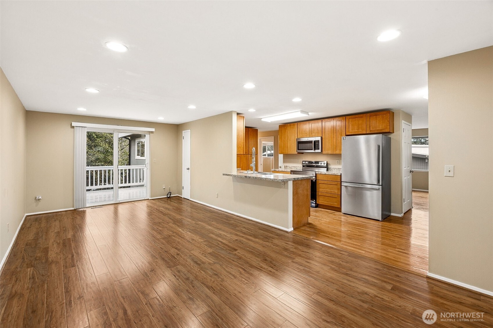 1300 Southwest 125th Place Seattle, WA 98146 - Photo 9 of 31