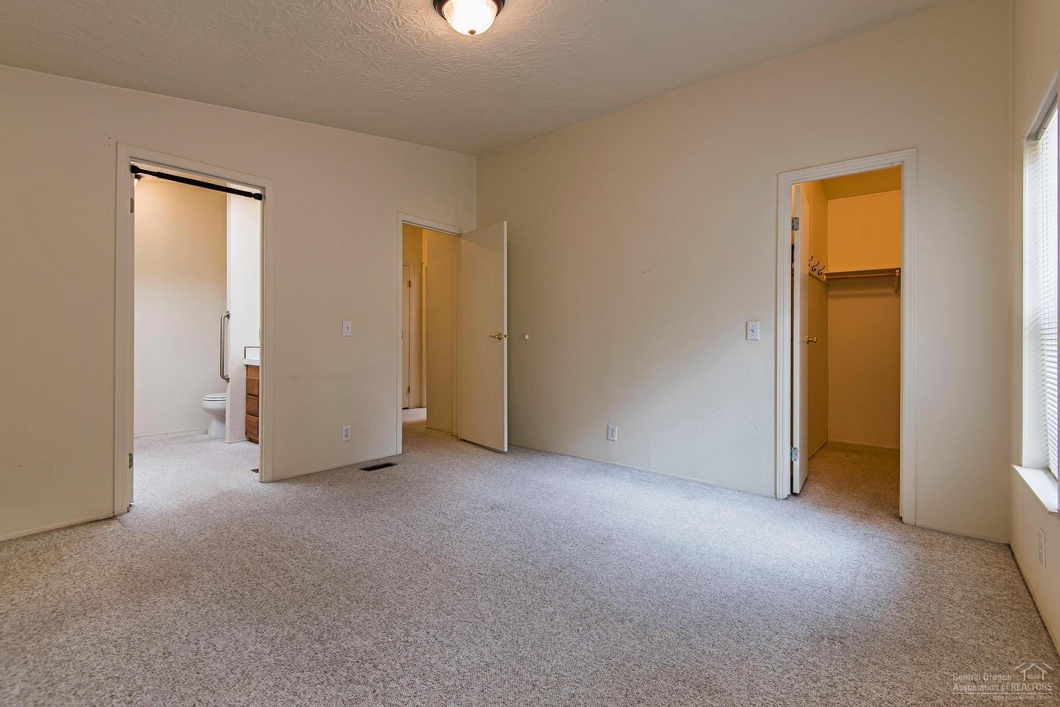 19207 Choctaw Road Bend, OR 97702 - Photo 10 of 20 Another view of the master bedroom showi