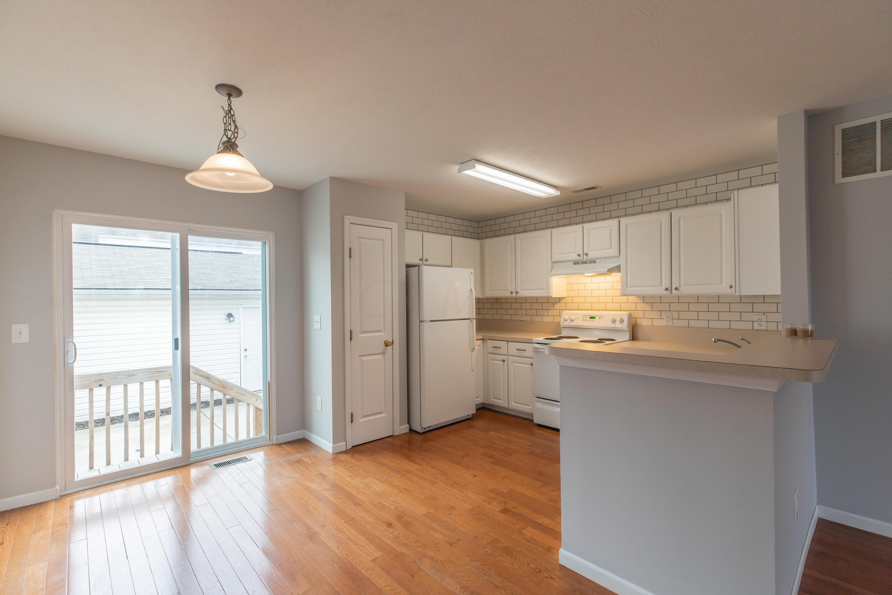 635 Lazelle Road Columbus, OH 43081 - Photo 3 of 15
