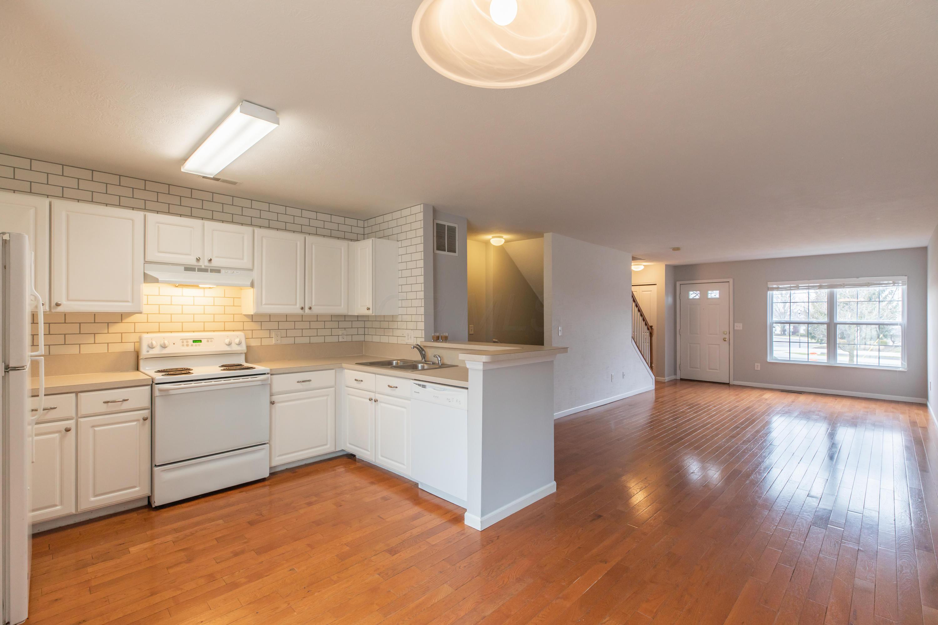 635 Lazelle Road Columbus, OH 43081 - Photo 4 of 15