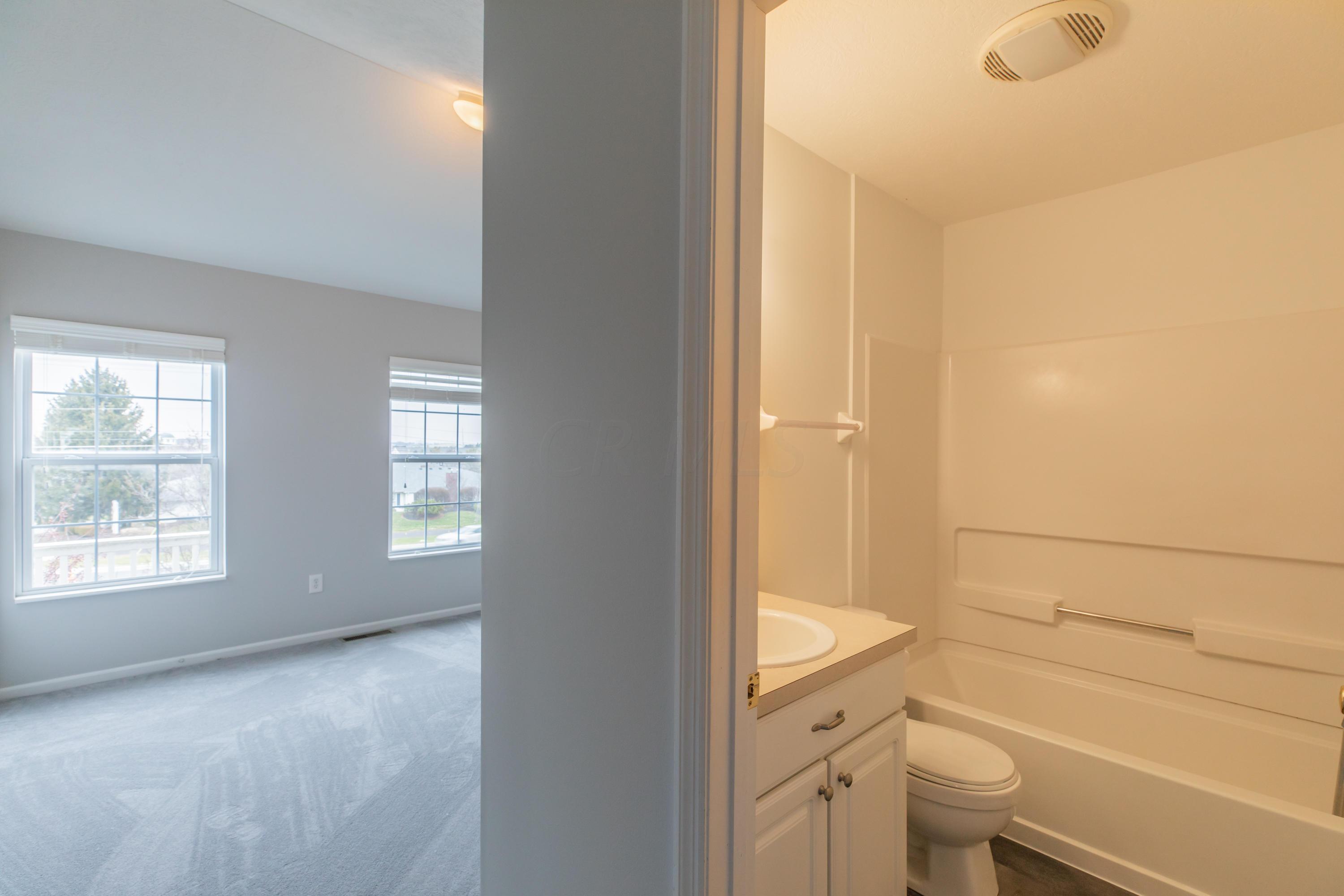 635 Lazelle Road Columbus, OH 43081 - Photo 8 of 15