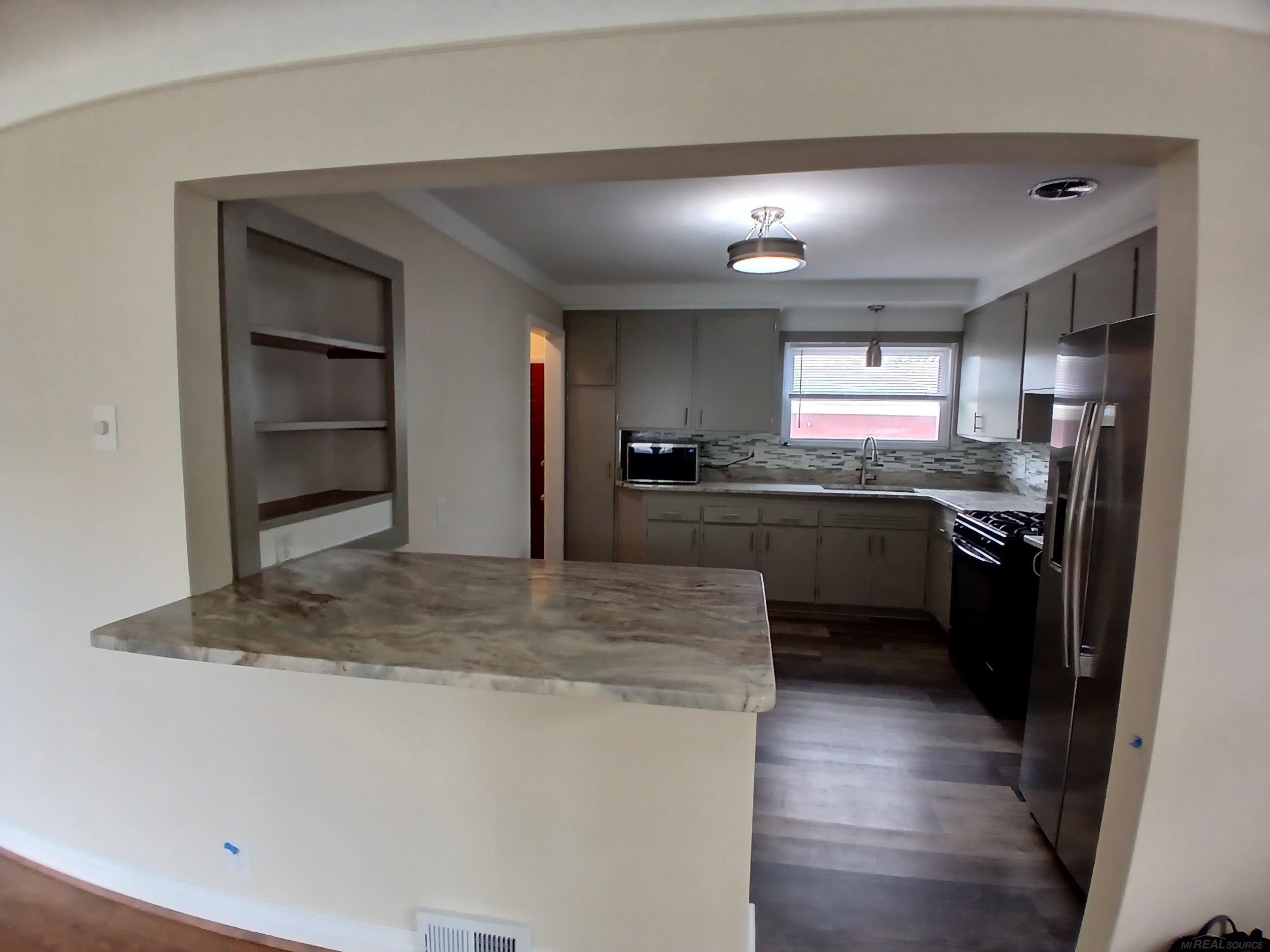 24675 Ridgecroft Avenue Eastpointe, MI 48021 - Photo 10 of 31
