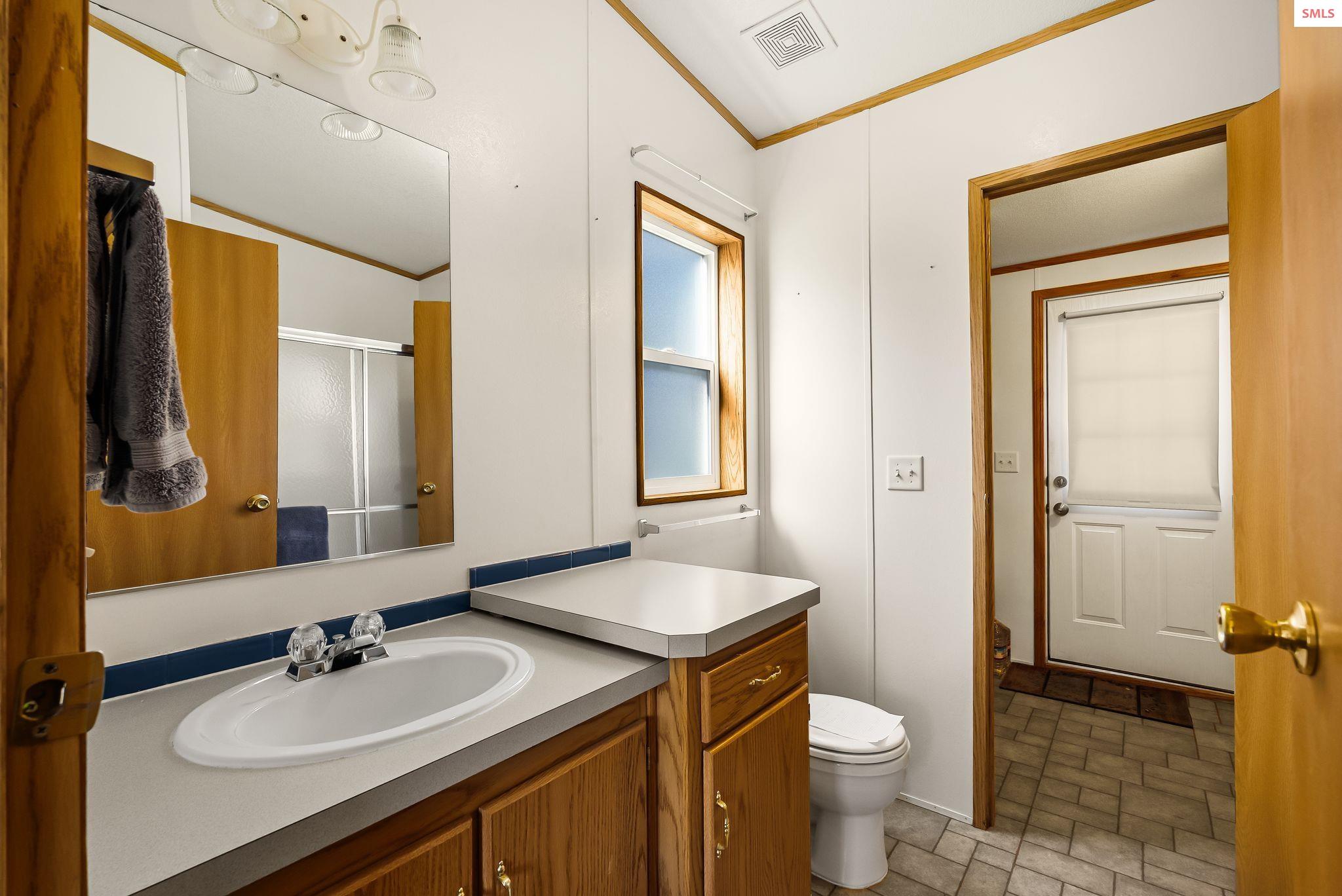 302 Mill Road Dover, ID 83825 - Photo 12 of 35 Primary Bath