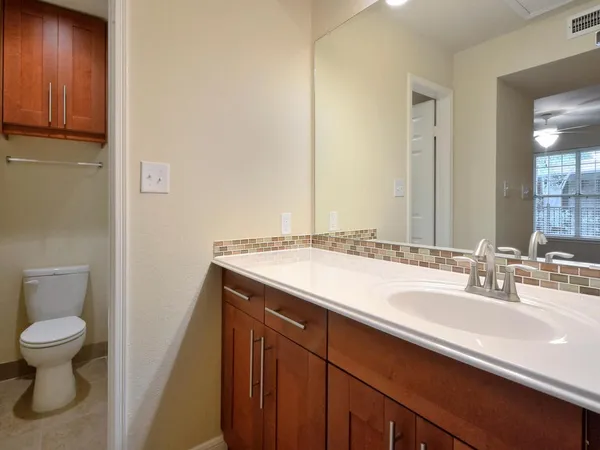 $1,200 | 7685 Northcross Drive, Unit 906, Austin, TX 78757