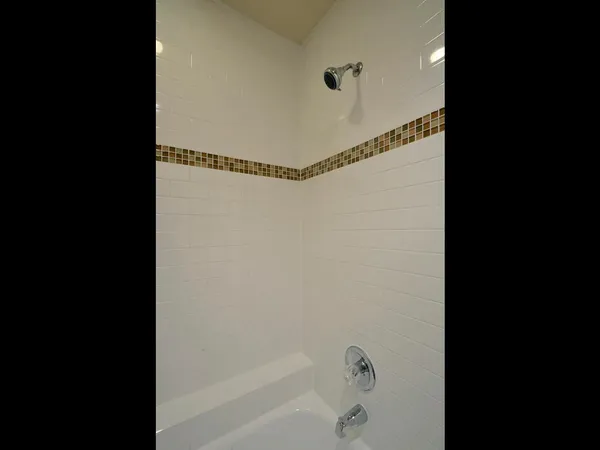 $1,200 | 7685 Northcross Drive, Unit 906, Austin, TX 78757