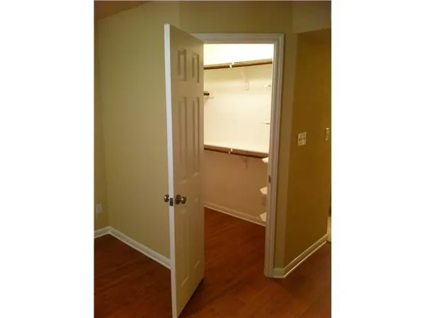 $1,200 | 7685 Northcross Drive, Unit 906, Austin, TX 78757