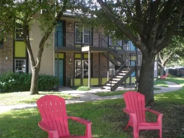 $1,200 | 7685 Northcross Drive, Unit 906, Austin, TX 78757