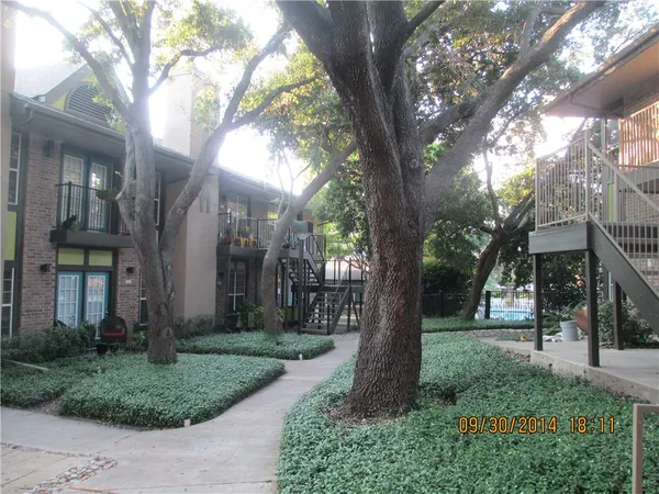 $1,200 | 7685 Northcross Drive, Unit 906, Austin, TX 78757