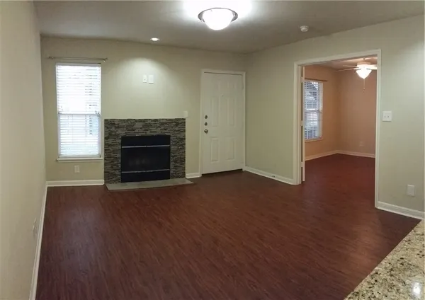 $1,200 | 7685 Northcross Drive, Unit 906, Austin, TX 78757