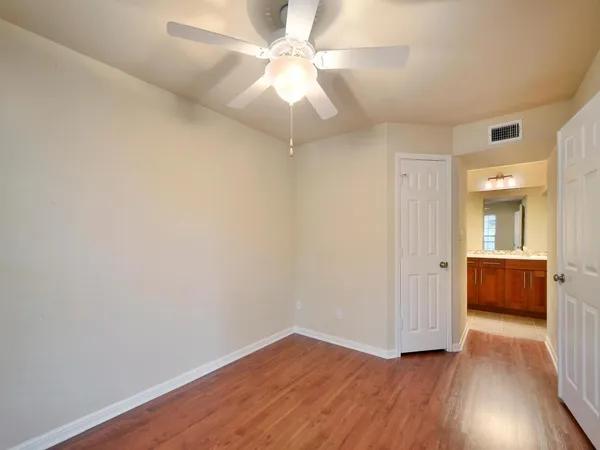 $1,200 | 7685 Northcross Drive, Unit 906, Austin, TX 78757