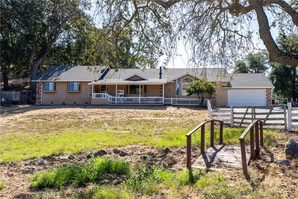 $995,000 | 3880 Ardilla Road, Atascadero, CA 93422