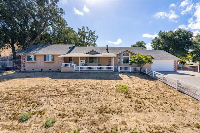 $1,045,000 | 3880 Ardilla Road, Atascadero, CA 93422