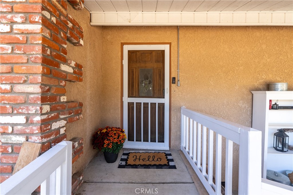 3880 Ardilla Road Atascadero, CA 93422 - Photo 6 of 60 a view of a porch