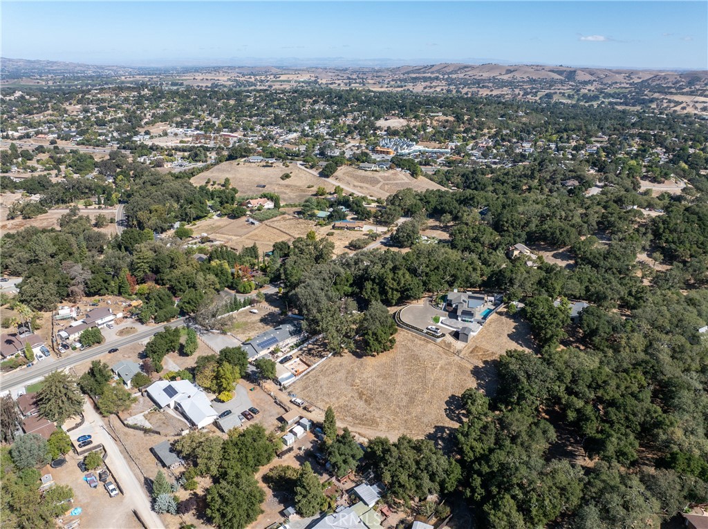 3880 Ardilla Road Atascadero, CA 93422 - Photo 62 of 66 Conveniently located close to freeway access and schools!