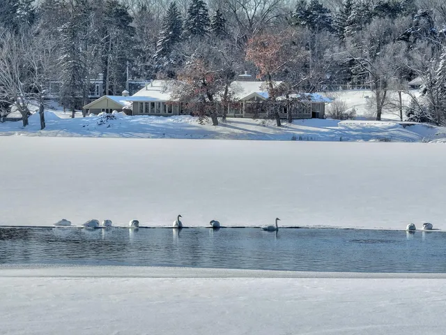 $1,850,000 | 4 West Shore Road, North Oaks, MN 55127