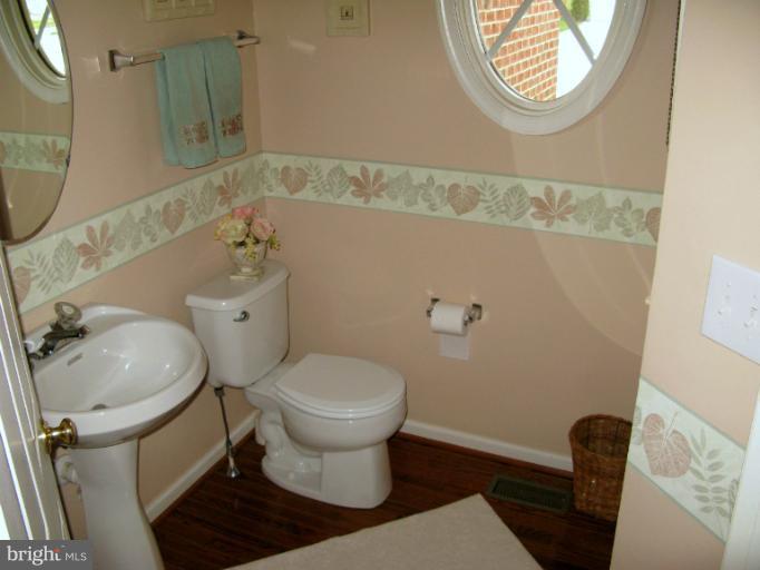 847 Sunny Chapel Road Odenton, MD 21113 - Photo 5 of 25 Bath