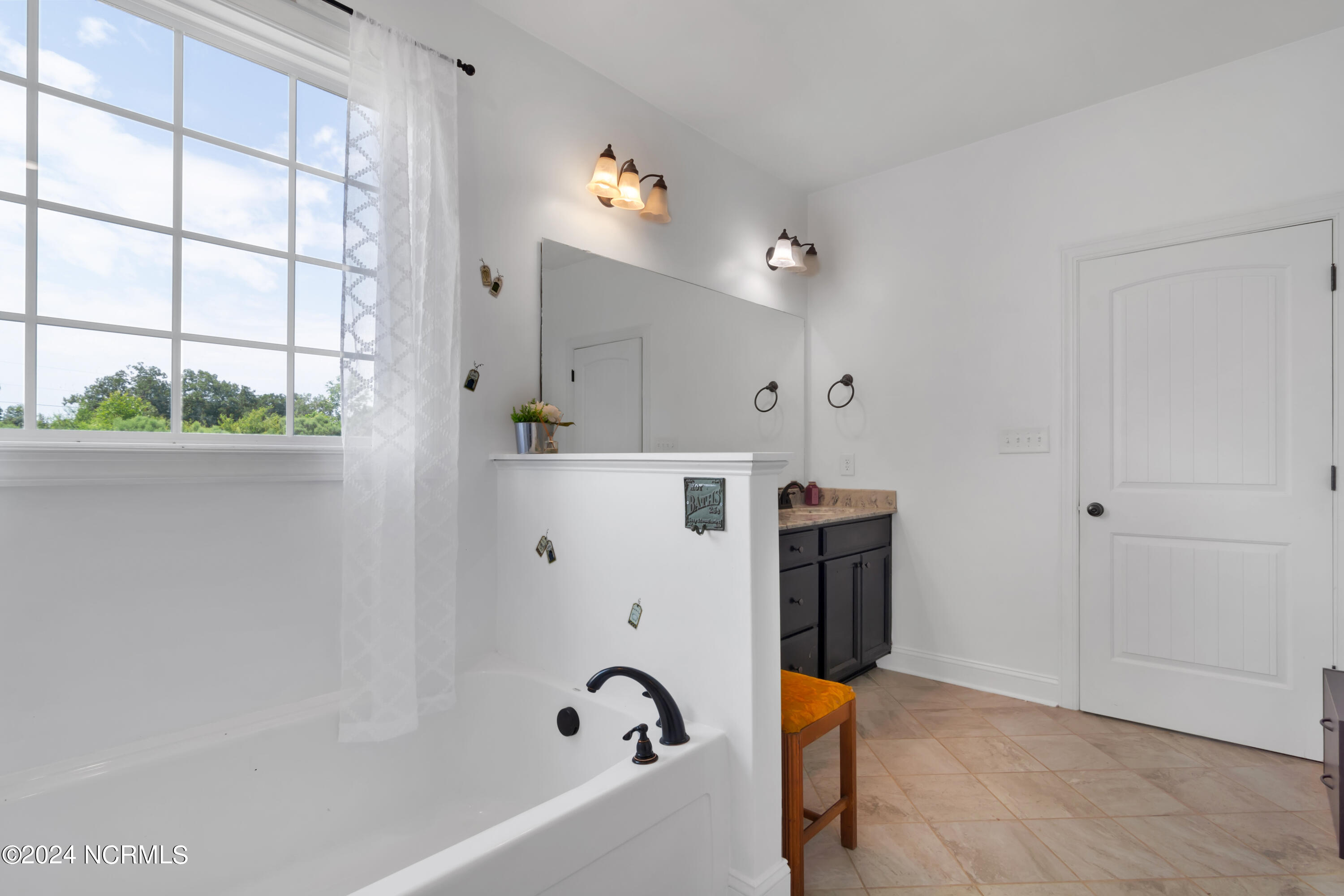226 Gregory Fork Road Richlands, NC 28574 - Photo 23 of 47 20. main bdrm bath #2