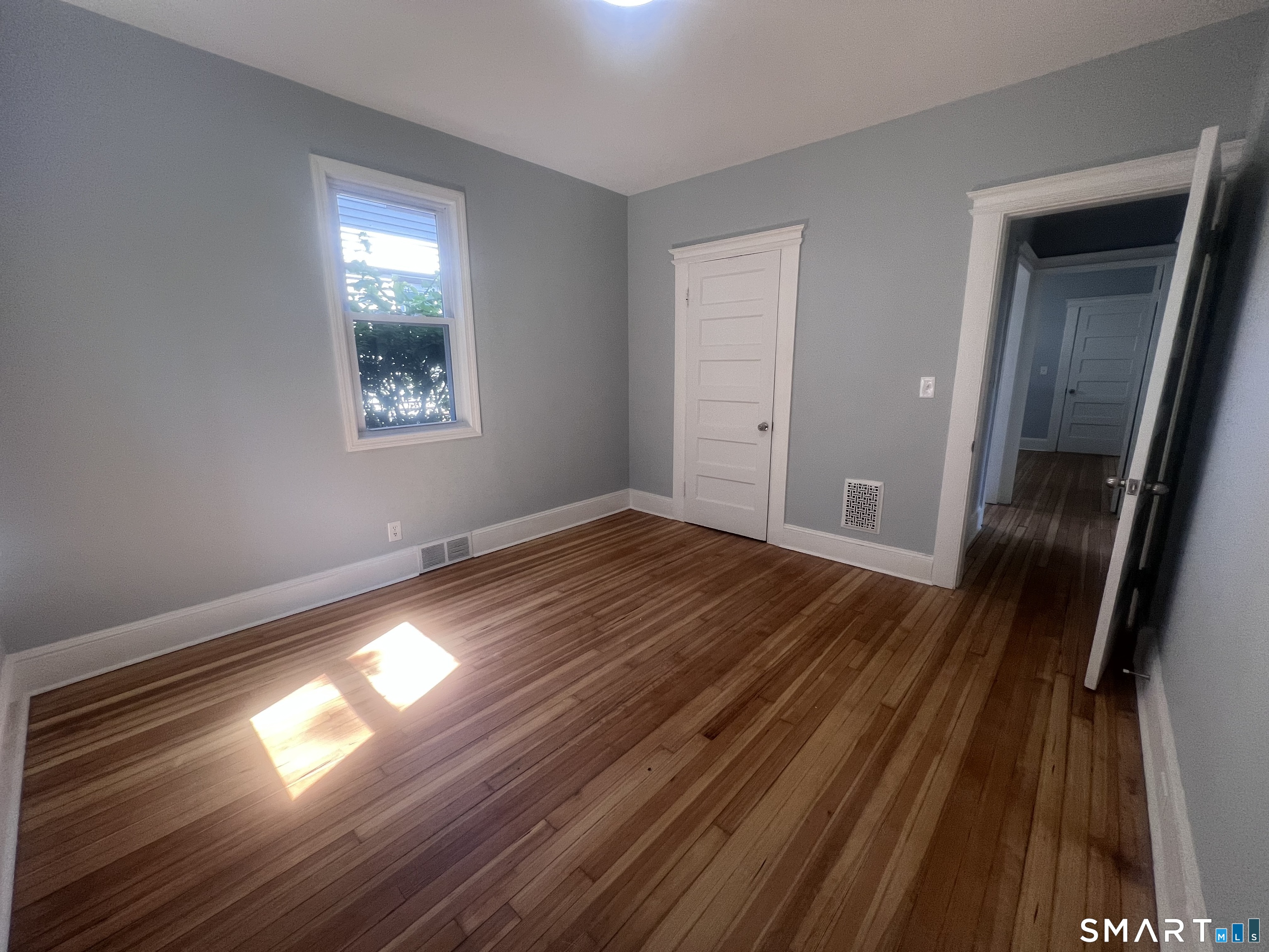 333 Ridgefield Avenue Bridgeport, CT 06610 - Photo 15 of 17 BEDROOM 3