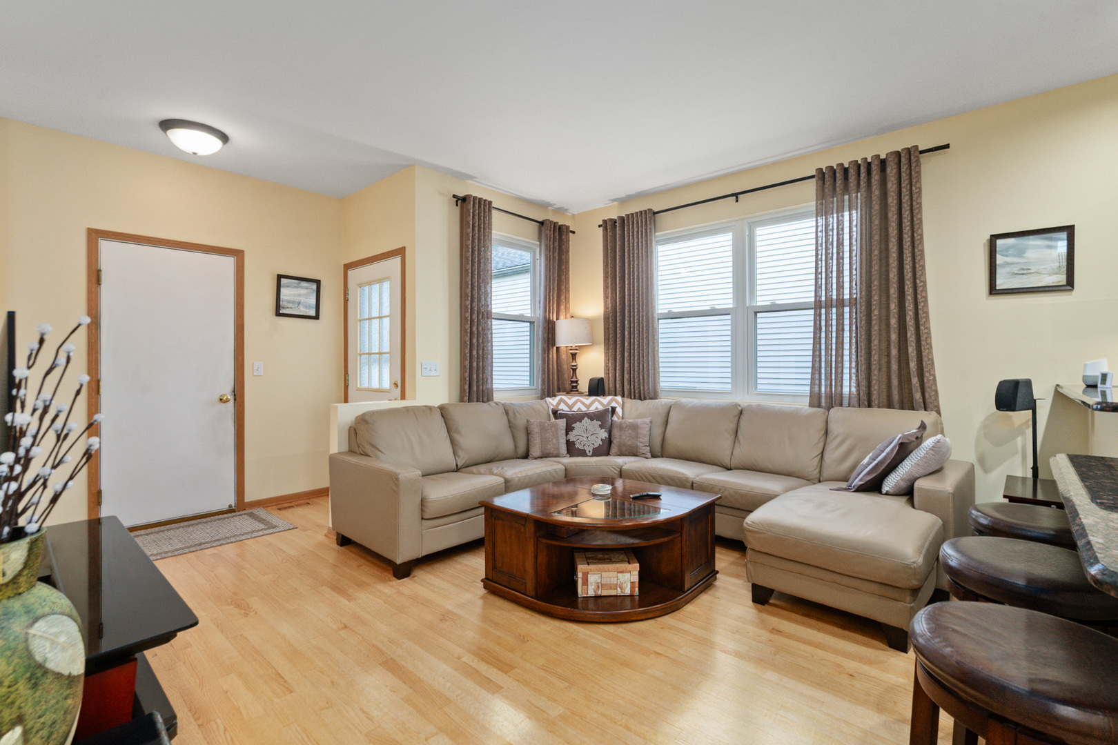 87 Freesia Drive Romeoville, IL 60446 - Photo 3 of 48 Gallery Image 3