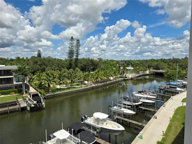 $4,000 | 1709 North Tamiami Trail, Unit 519, Sarasota, FL 34234