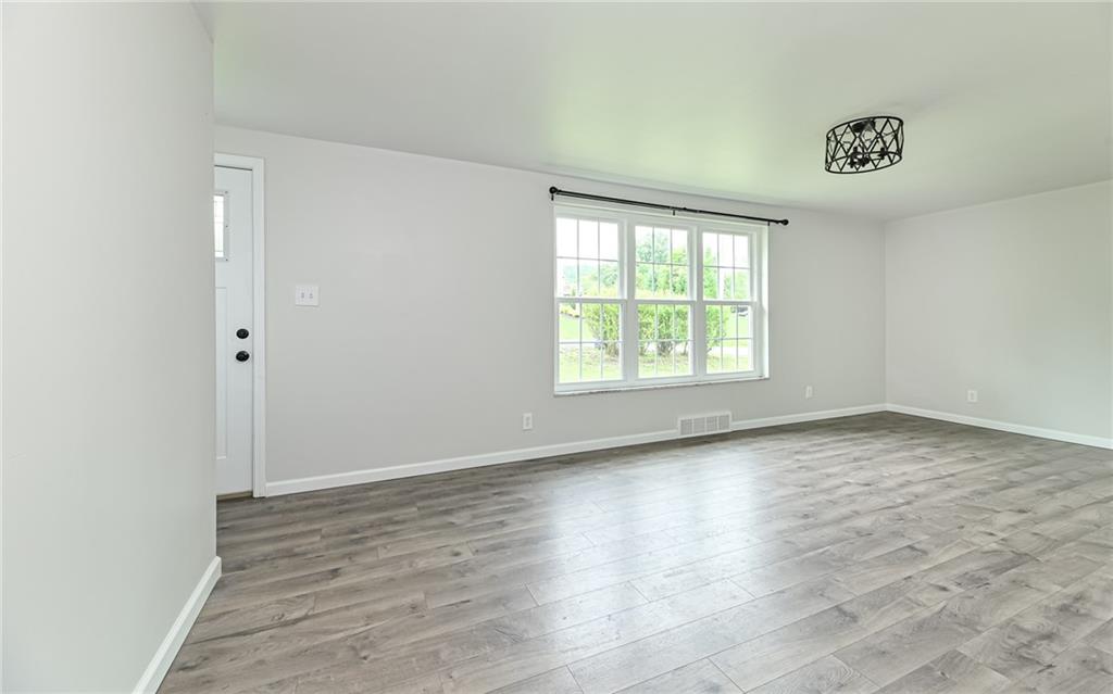 144 Denny Road Valencia, PA 16059 - Photo 8 of 20 Gallery Image 8
