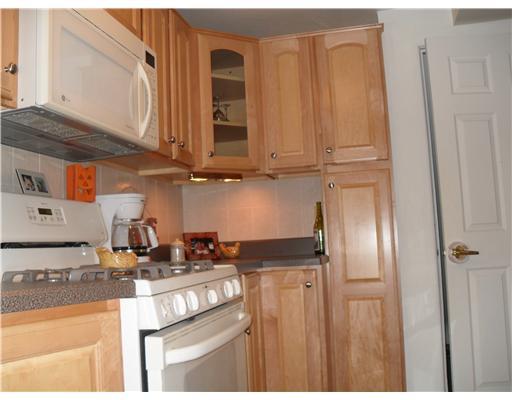2388 Rose Garden Road Pittsburgh, PA 15220 - Photo 8 of 14 Kitchen.