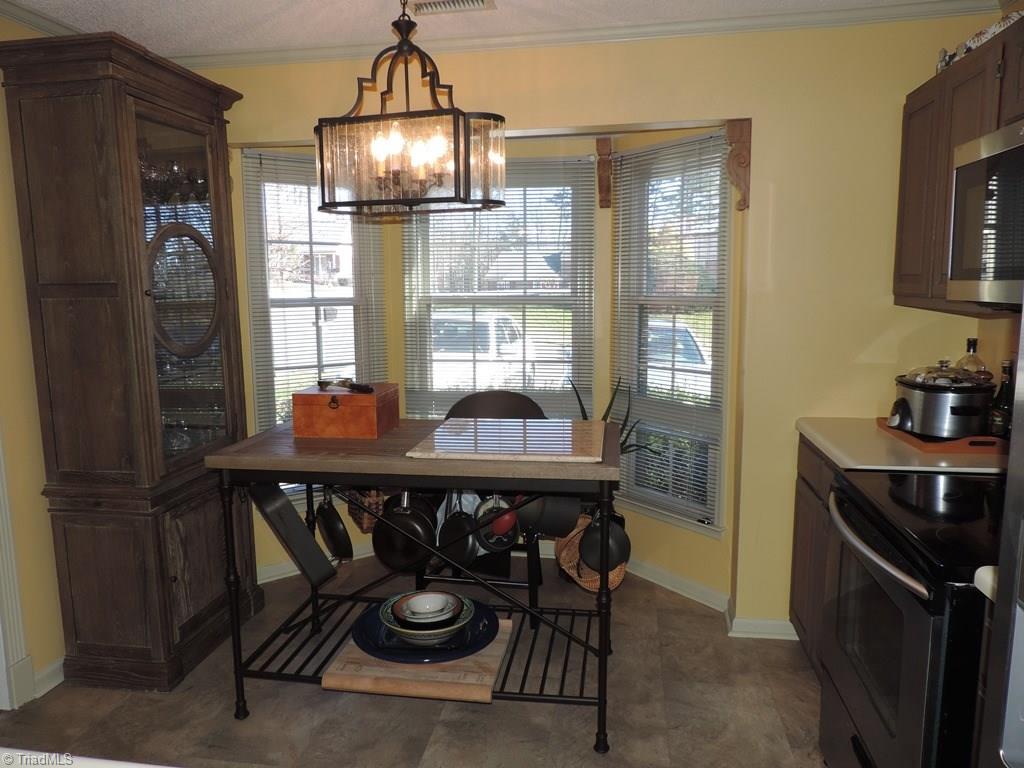 1723 Ternberry Road High Point, NC 27262 - Photo 11 of 21 Breakfast Area with Bay Window
