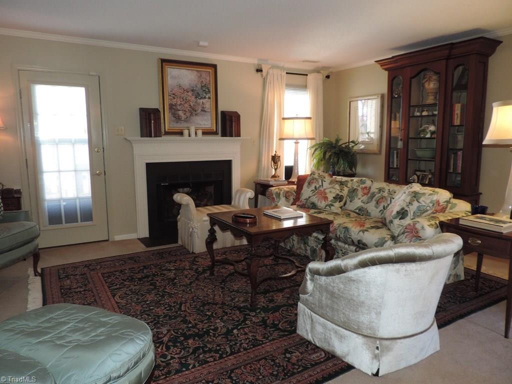 1723 Ternberry Road High Point, NC 27262 - Photo 4 of 21 Living Room