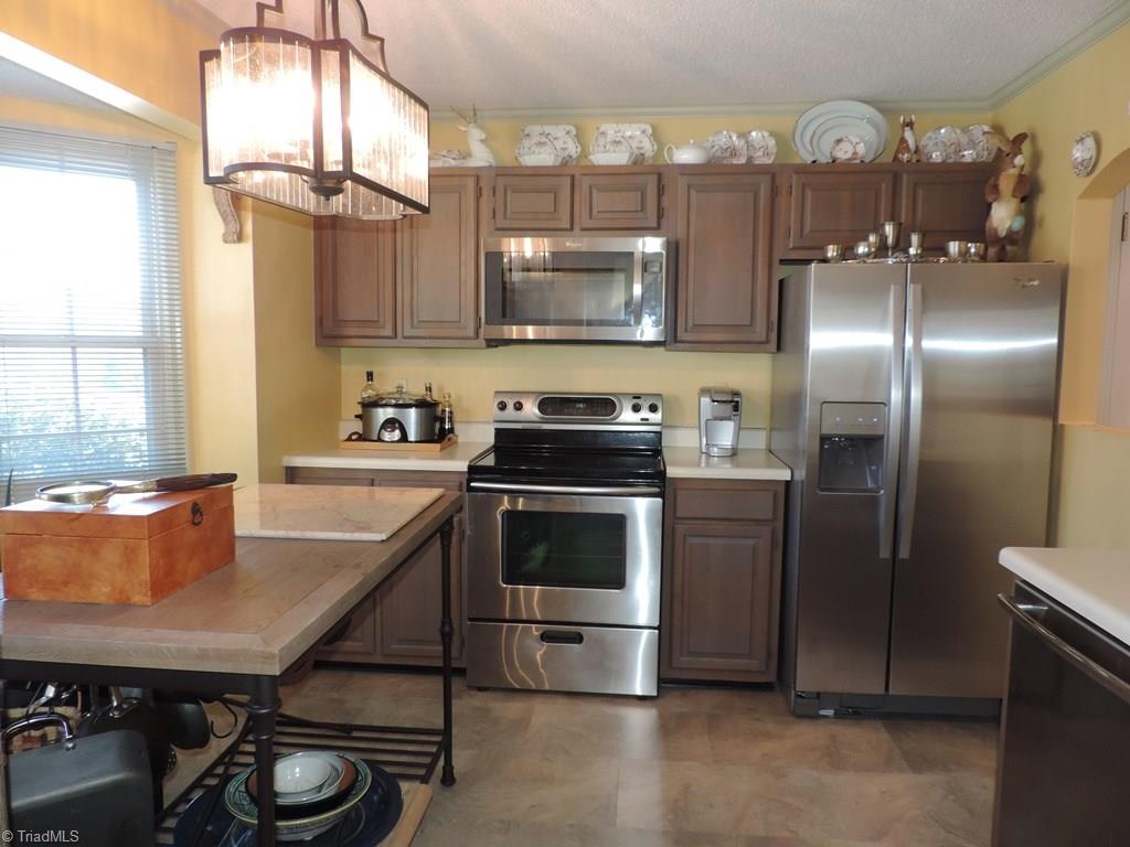1723 Ternberry Road High Point, NC 27262 - Photo 8 of 21 Kitchen