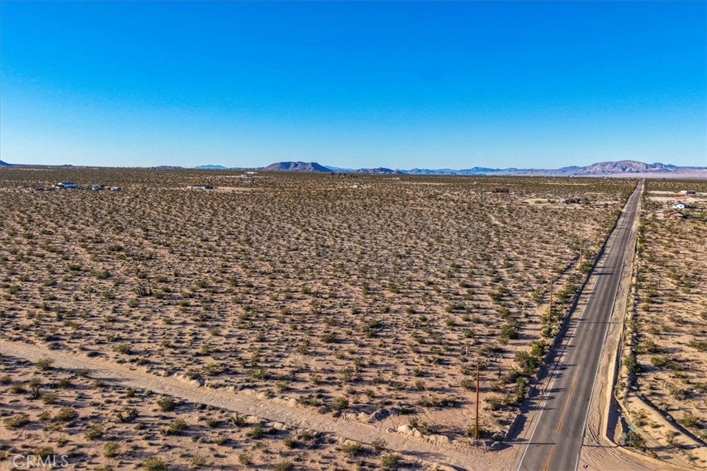 2110 Border Avenue Joshua Tree, CA 92252 - Photo 6 of 8