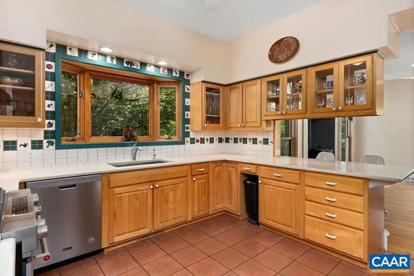 $1,200,000 | 5864 Wyant Lane, Charlottesville, VA 22903