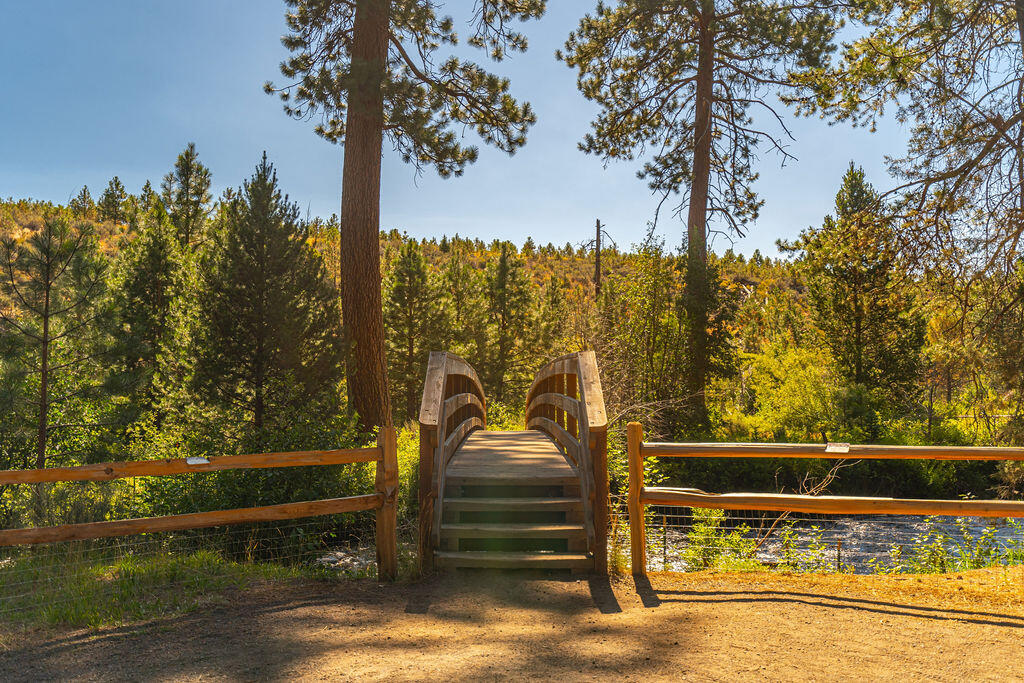 Concannon St Bend Bend, OR 97702 - Photo 30 of 33 RileyVisuals-48