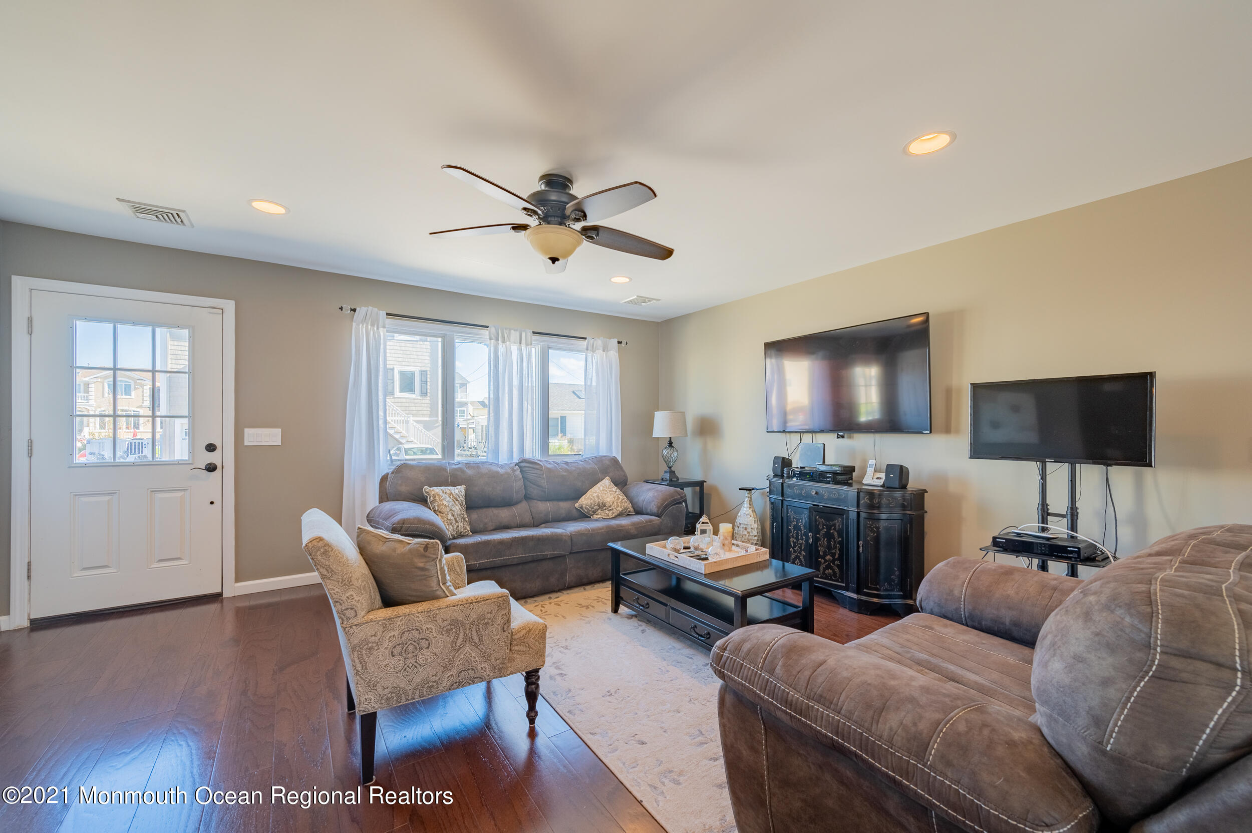 207 Heron Road Lavallette, NJ 08735 - Photo 40 of 60 Living 5