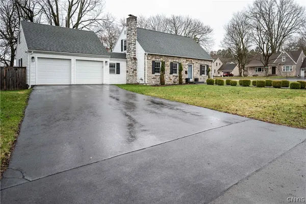 $419,000 | 1 Allen Road, New Hartford, NY 13501
