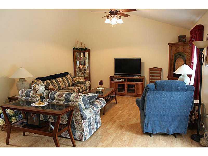 45 Pepin Road Sidney, ME 04330 - Photo 8 of 27 Living Room.