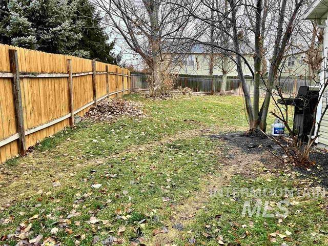 6498 South Lighthouse Place Boise, ID 83709 - Photo 15 of 16 View of fenced backyard