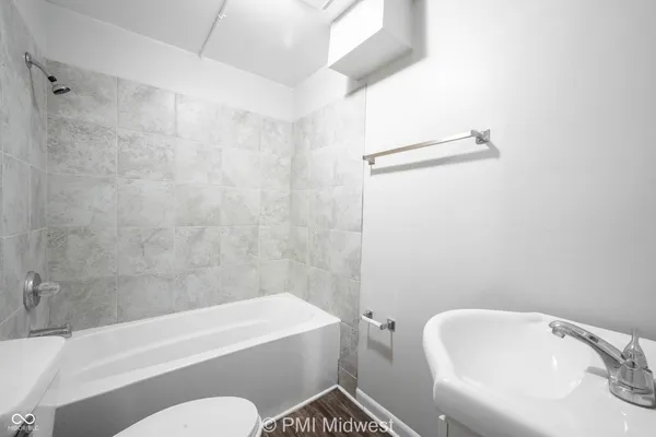 $825 | 7046 East US Highway 36, Unit 4, Avon, IN 46123